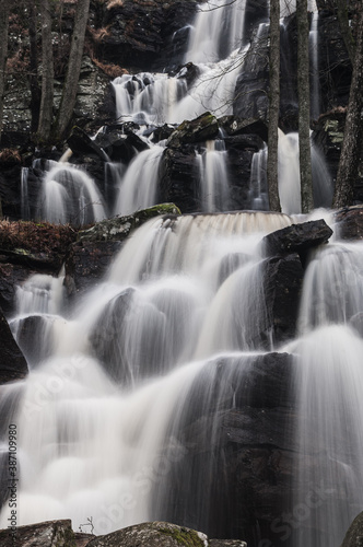Waterfall with multiple small drops.