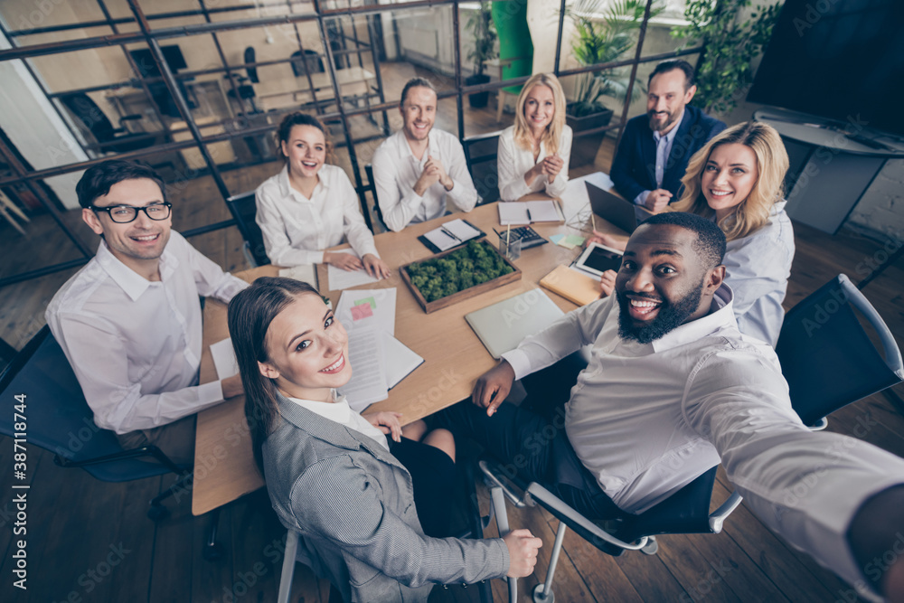 Φωτογραφία Self-portrait of nice attractive skilled cheerful stylish coworkers auditor fina