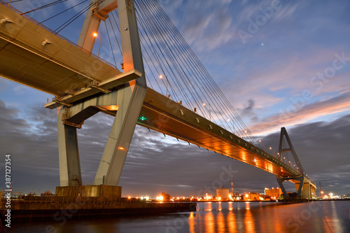 名港東大橋