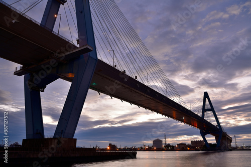 名港東大橋