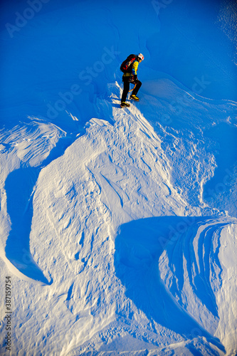 alpinista in inverno