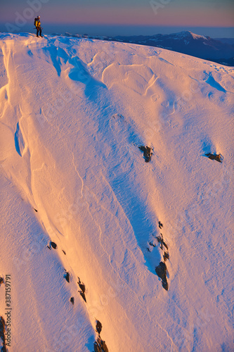 alpinista in inverno