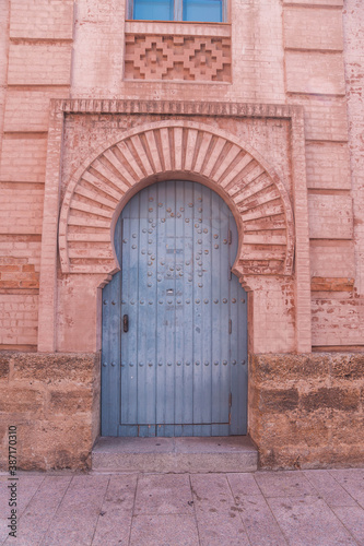 puerta estilo árabe © Miguel