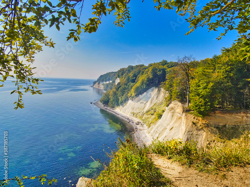 Kreidefelsen auf der wunderschönen Insel Rügen photo