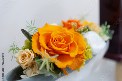 オレンジ色のバラ © Metro Hopper