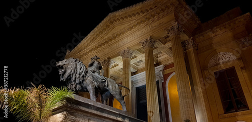 Teatro massimo di sera a Palermo photo