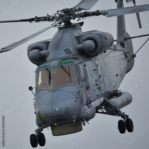Fototapeta Naklejka Na Ścianę i Meble -  Militarny helikopter