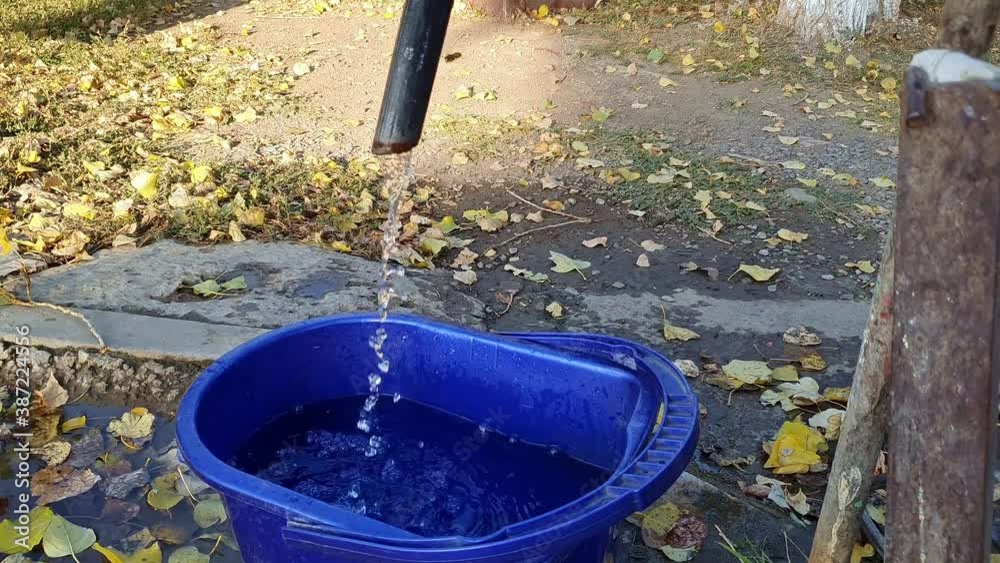 the plastic bottle is slowly filling with water outside. poor water pressure. communication problems.