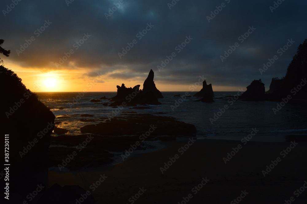 Sunset camping at the Shi Shi Beach in the Olympic National Park in the Pacific Northwest of Washington State, USA