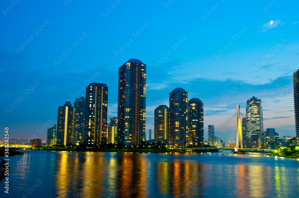 Naklejka premium リバーシティー21の夕暮れ