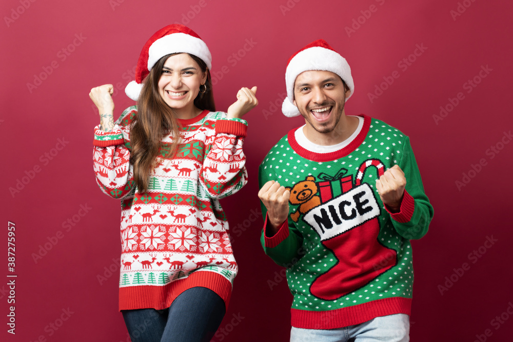 Obraz premium Celebrating winning on Christmas
