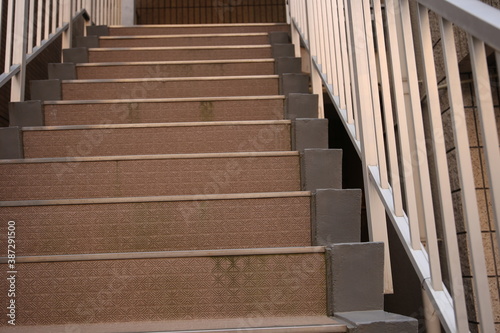 街の中の階段