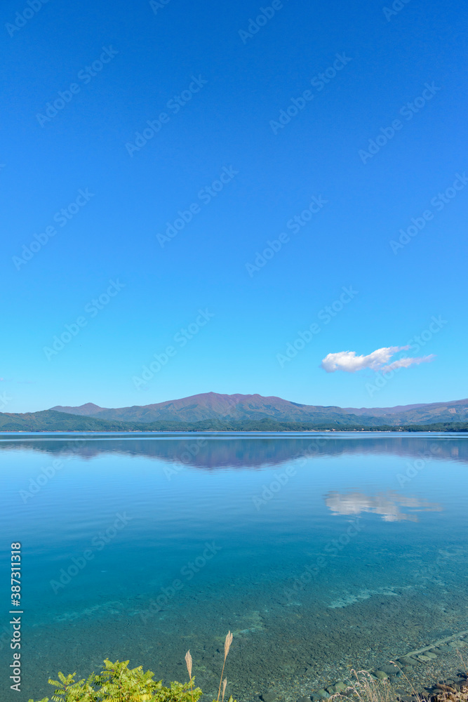 爽やかな秋晴れの田沢湖