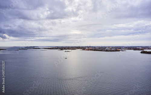 Obraz na płótnie Aerial view of the sea area and Central Helsinki, Finland w salonie