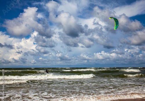 Canvas Print Kite surfing on the sea
