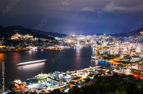 世界新三大夜景　長崎　鍋冠山から眺望 © oben901