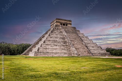Dark sky at sunset over Maya pyramid Chichen Itza  Yucatan  Mexico