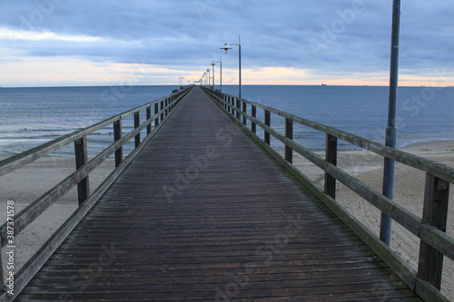 Weiter Horizont an der Ostsee  Seebr  cke Bansin 