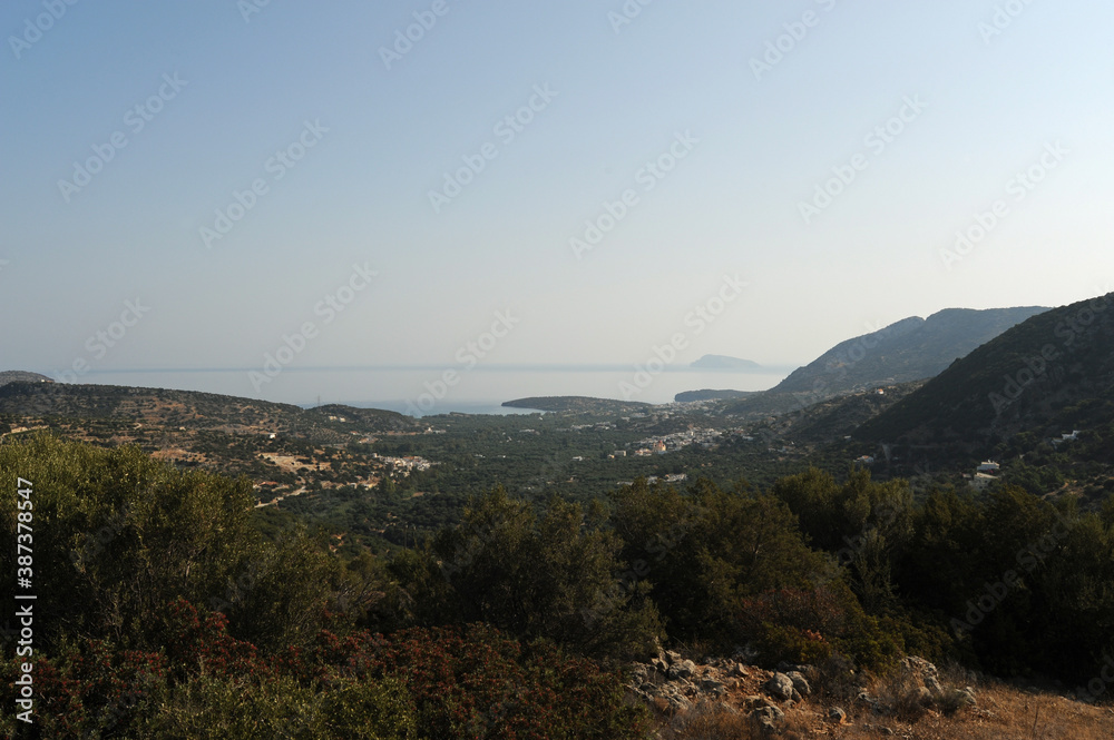La ville d'Iérapétra en Crète vue depuis les environs de Prina