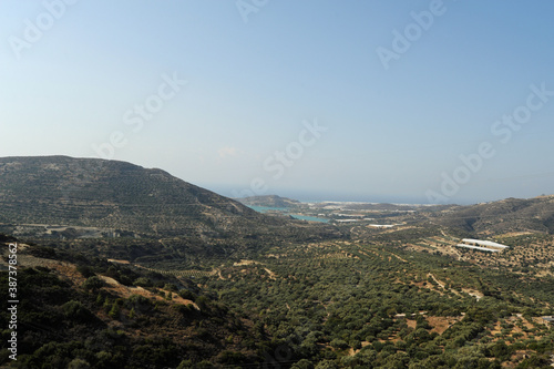 La ville d'Iérapétra en Crète vue depuis les environs de Prina