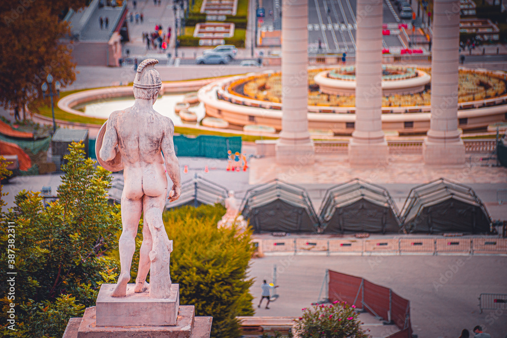 Vista aérea de Placa Espanya y Montjuic con el Museo Nacional de Arte de Cataluña, Barcelona, España 2020