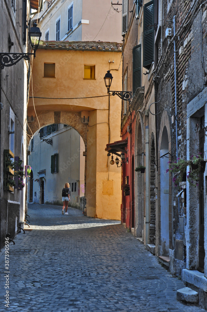 Fototapeta premium Tivoli, vicoli e strade della città vecchia - Lazio