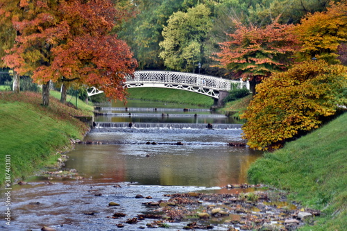 Fototapeta Naklejka Na Ścianę i Meble -  Herbst im Kurpark von Baden-Baden