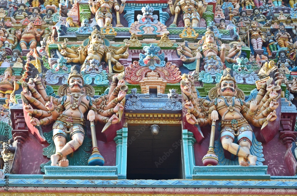 Obraz premium stone carving and sculptures of meenakshi amman temple madurai tamil nadu 