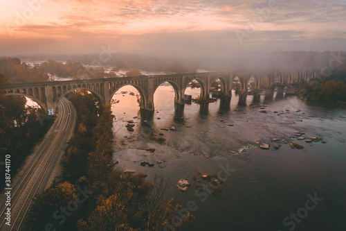Photo Foggy Sunrise Over the James River in Richmond, Virginia