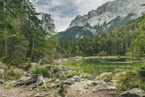 see, berge, landschaft, wald, herbst, wasser, natur, alpen, himmel, grün, wolken, reisen, schnee, wolken, waldsee