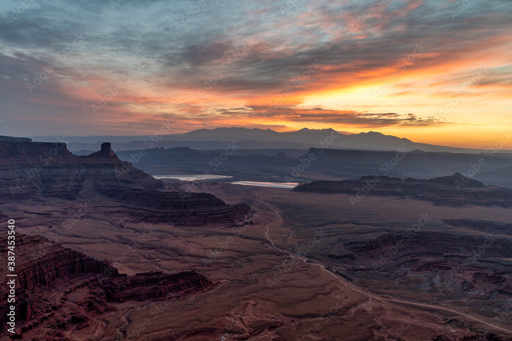 Fototapeta premium Sunrise desert landscape Southwest USA