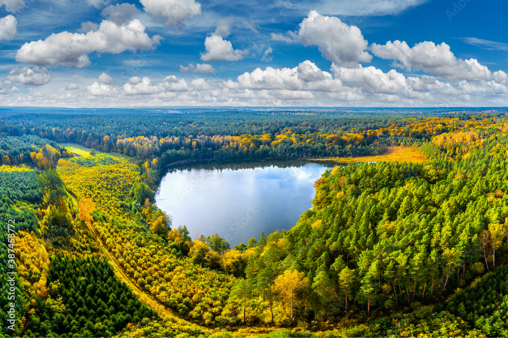 jesień na Mazurach w północno-wschodniej Polsce