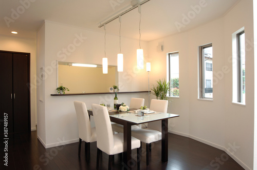 対面式ダイニングルーム