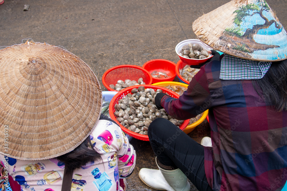 Fototapeta premium streetlife Vietnam food, cooking, eating healthy