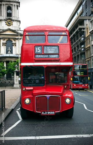 red double decker bus фототапет