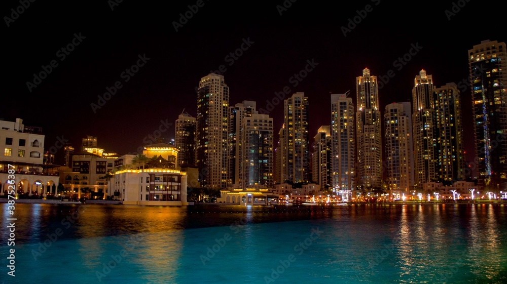 Obraz premium city skyline at night