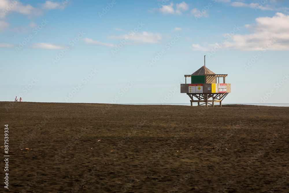 Fototapeta premium Lifeguard tower New Zealand