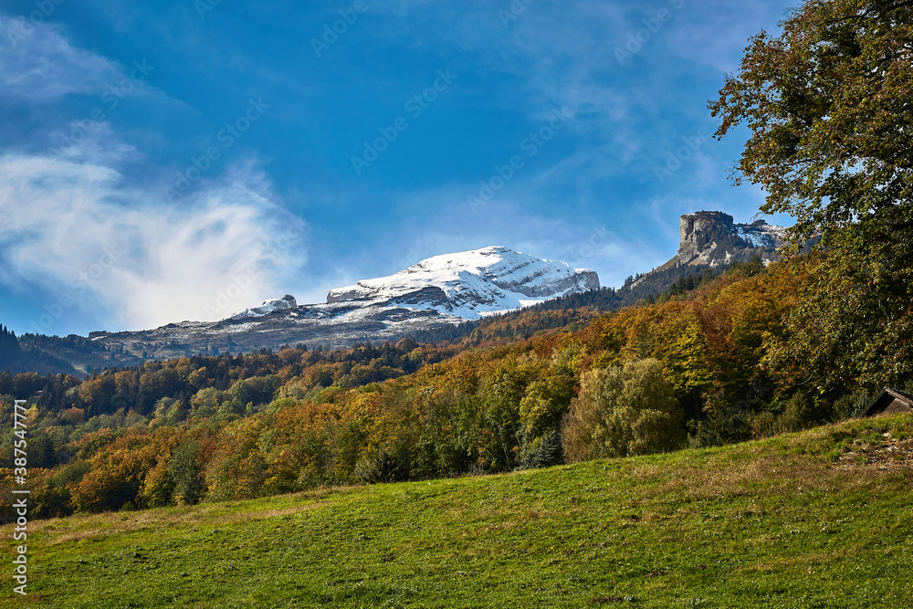 Schweizer Alpen - herbstliche Stimmung beim schönen Wetter