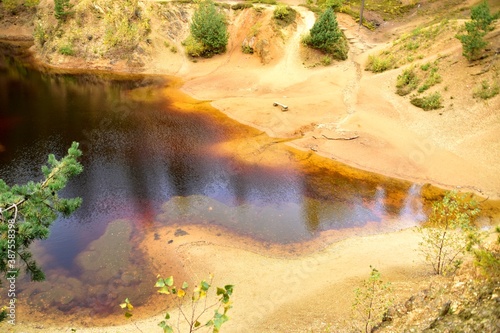 Kolorowe jeziorka w Rudawach Janowickich – cztery stawy u podnóża Wielkiej Kopy , w województwie dolnośląskim. Powstały w miejscu wyrobisk dawnych niemieckich kopalni,
