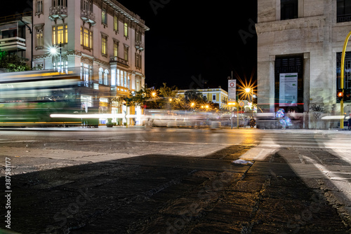 Corse Emanuele di notte a Pescara