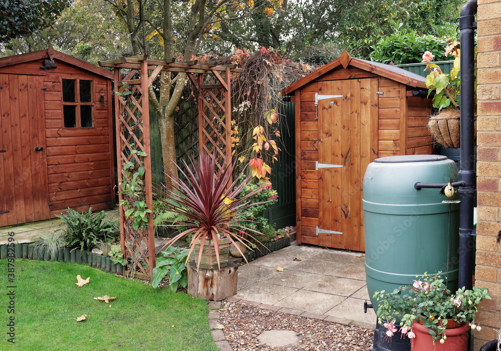 Naklejka premium Garden Shed with water Butts
