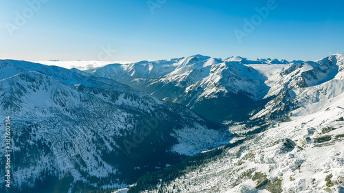 Snowy mountains © Marcin