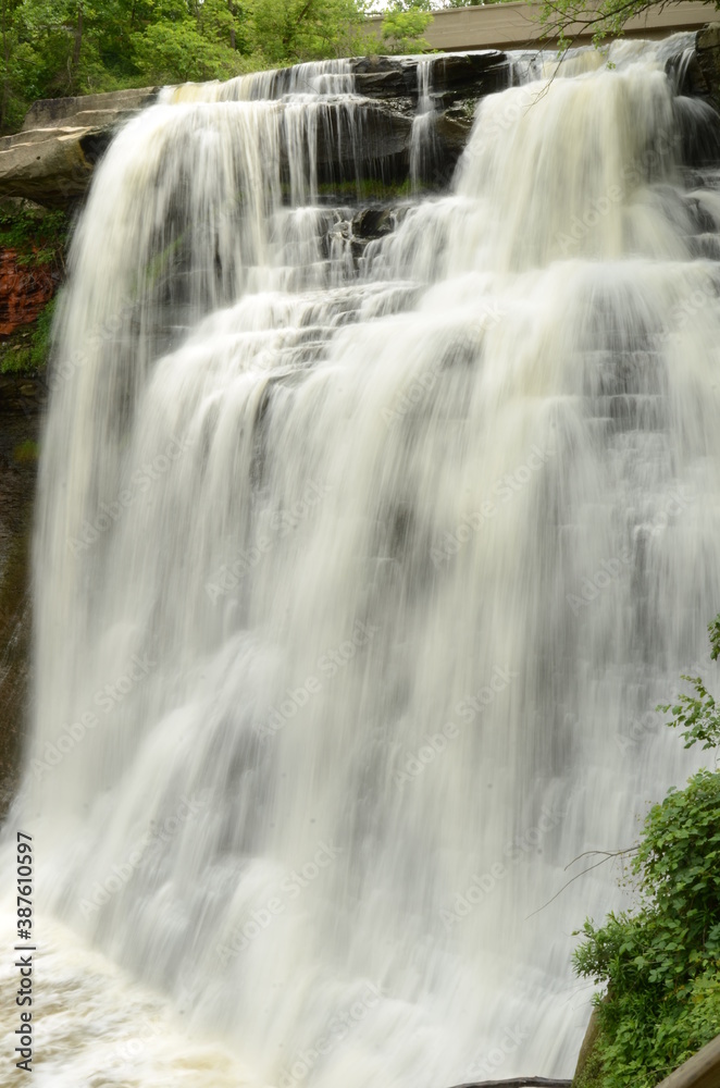 Fototapeta premium Brandywine Falls in the Cuyahoga Valley National Park 