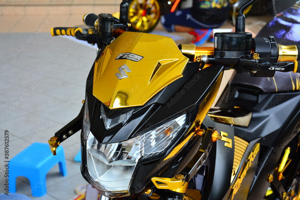 Yellow 2024 raider 150