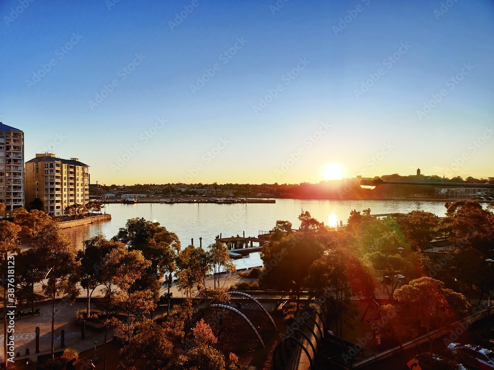 Coucher de soleil sur le port de Sydney en Australie