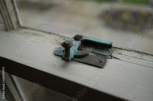 Window latch