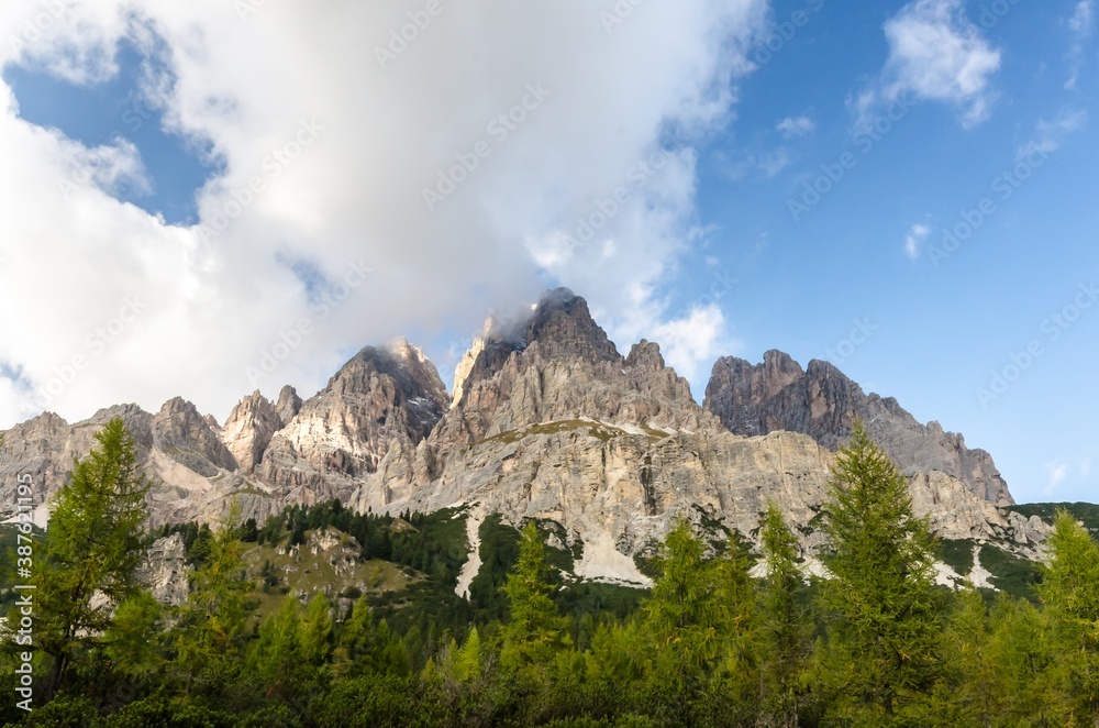 Obraz premium Beautiful view of famous dolomite mountain, Italy.