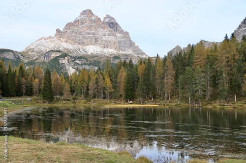 Fototapeta Naklejka Na Ścianę i Meble -  Lago Antorno, 3 Zinnen Naturpark, Dolomiten