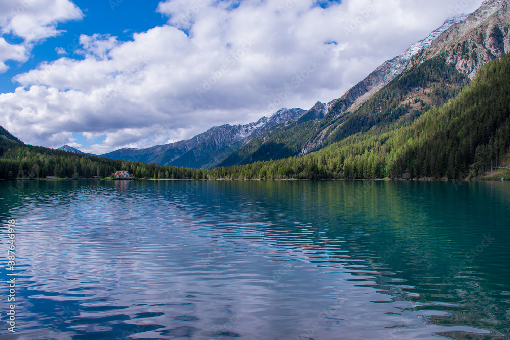 Antholzer See im Naturpark Rieserferner-Ahrn, Pustertal, Südtirol
