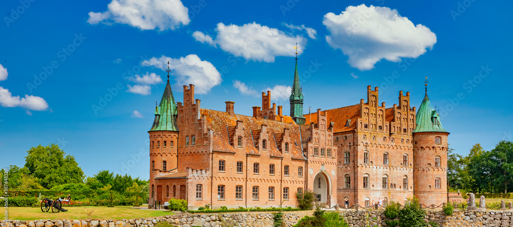 Obraz premium Egeskov Castle in Denmark 